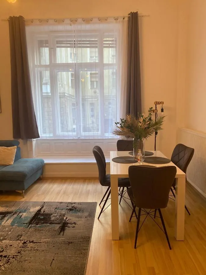 Blue Danube Apartment Downtown With Free Parking Budapest
